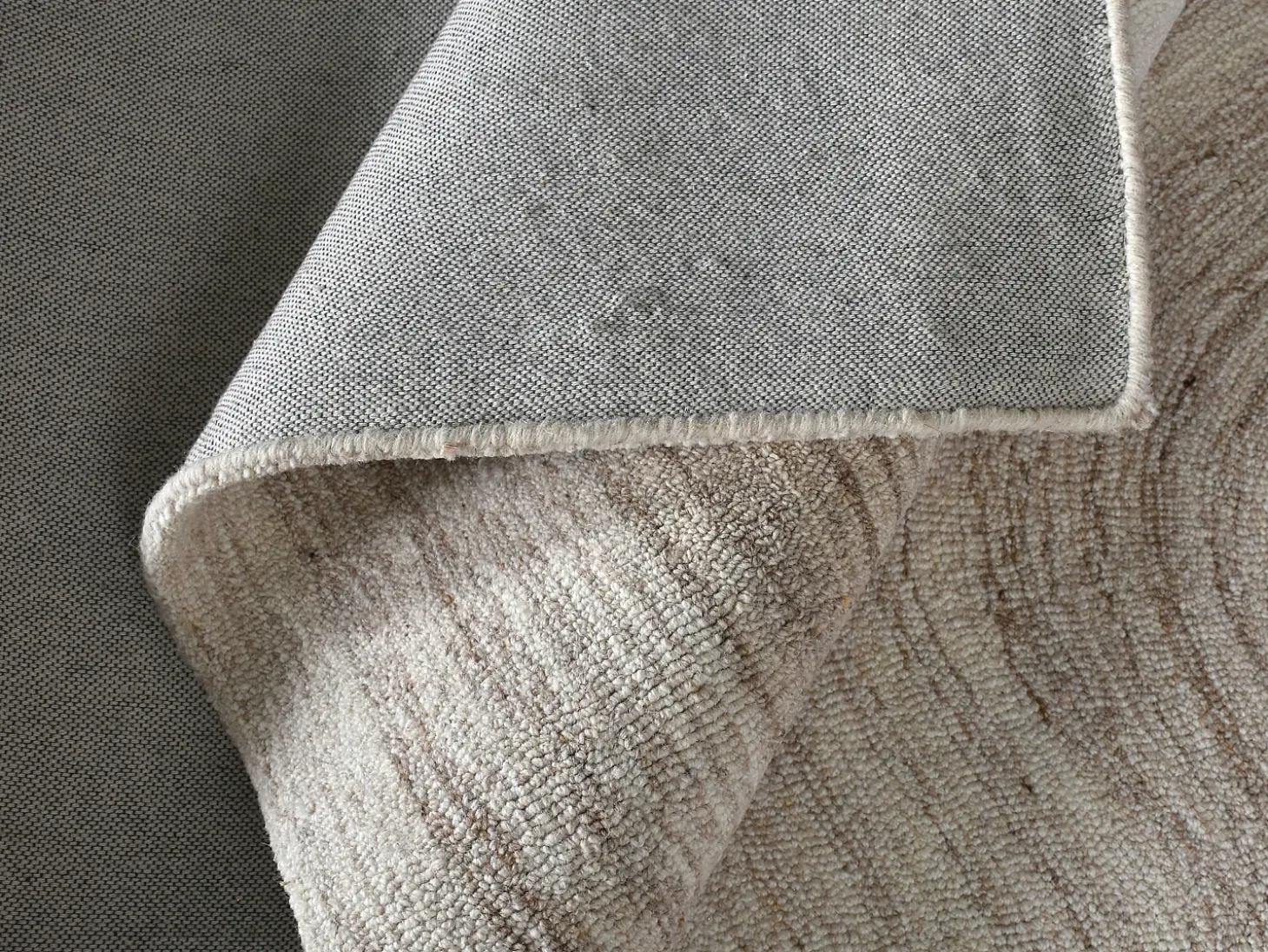 Alfombra con motivo abstracto 100% lana - 200 x 290 cm - 1800g/m2 - Marfil y beige - AZARIA