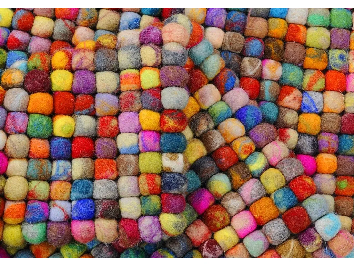 Alfombra de bolas de fieltro hecha a mano 140x200 cm Colorido Felty 2.2