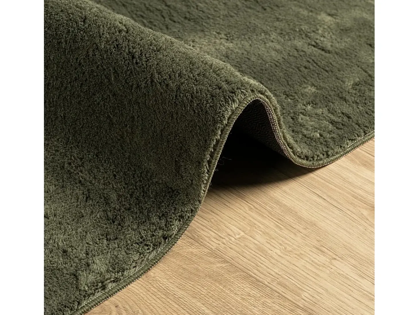 Alfombra HUARTE de pelo corto suave y lavable color verde bosque 120x120 cm
