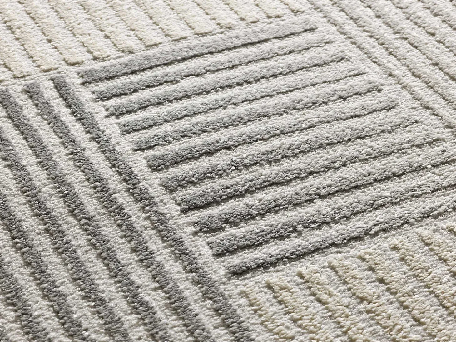 Alfombra interior - geométrico con relieve - gris - 133 x 190 cm - BARESA
