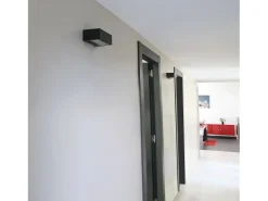 Aplique de pared IONA estilo moderno - L. 18 cm -E27 ø45 - 40W - aluminio y negro - IP44 - up&down