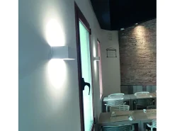 Aplique de pared RETT de estilo moderno - Longitud 25 cm - LED SMD 8W - 790lm -3K - up&down - aluminio - negro - IP20