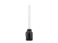 Candelabro Ulricehamn con luz LED negra.