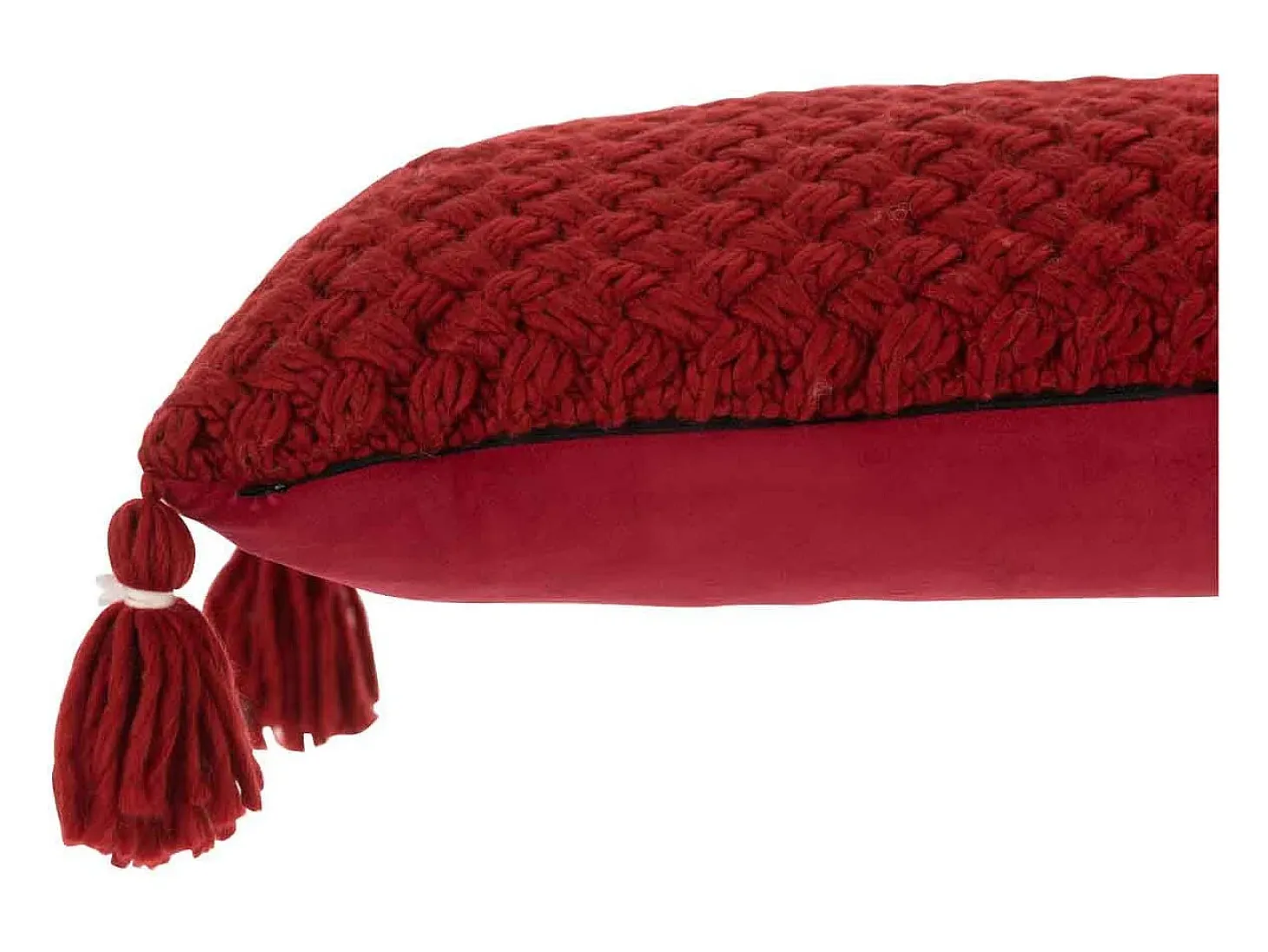 Cojín rectangular de ganchillo con flecos de acrílico rojo, 58 x 39 cm.