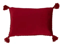 Cojín rectangular de ganchillo con flecos de acrílico rojo, 58 x 39 cm.