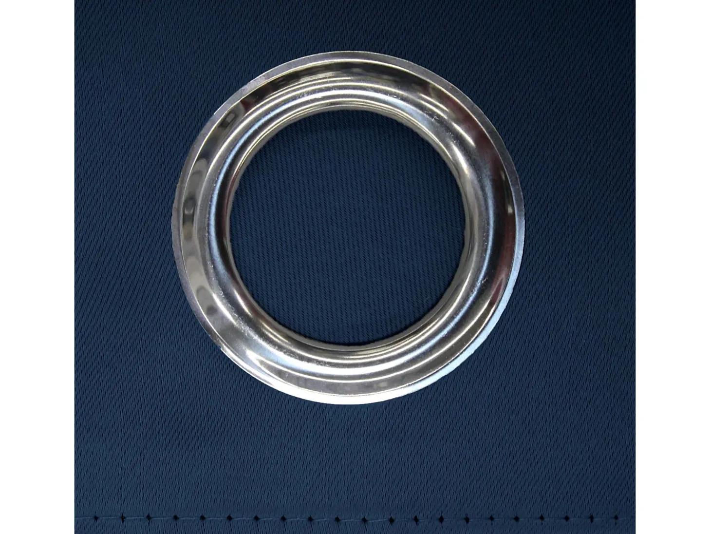 Cortina opaca para radiador de baja altura con un 90 % de oscurecimiento 135 x 180 cm