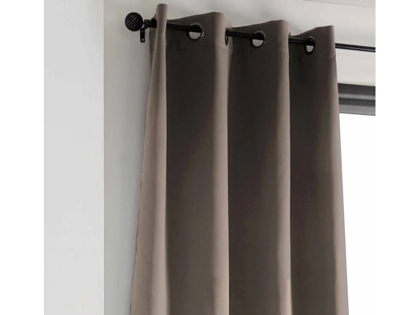 Cortina opaca unida 210gr/m² 135 x 250 cm