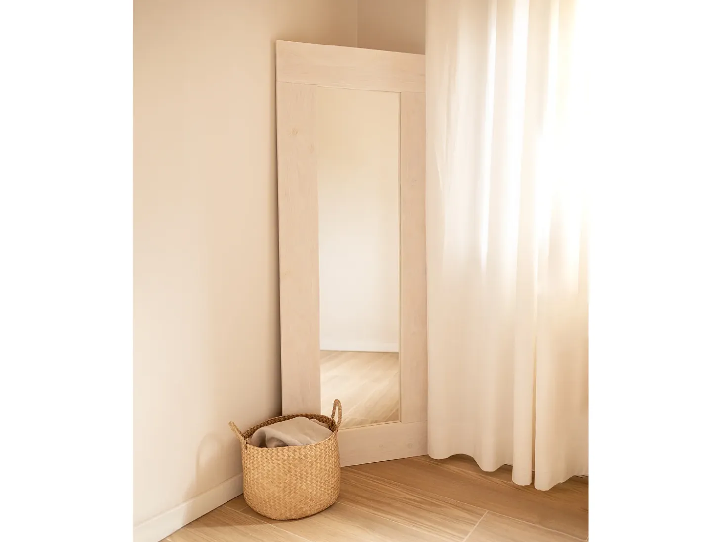 Espejo de madera maciza tono blanco de 165x65cm - IZAL - DECOWOOD