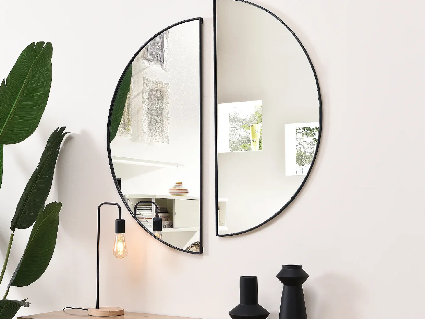Espejo semicircular design de metal - Ancho 50 x Alt. 100 cm - Negro- GAVRA