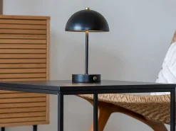 HOLT tafellamp – Elegantie en moderniteit gecombineerd-Color Verde