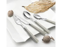 Juego de cubiertos de paja taupe de 24 piezas con mangos trenzados de polipropileno