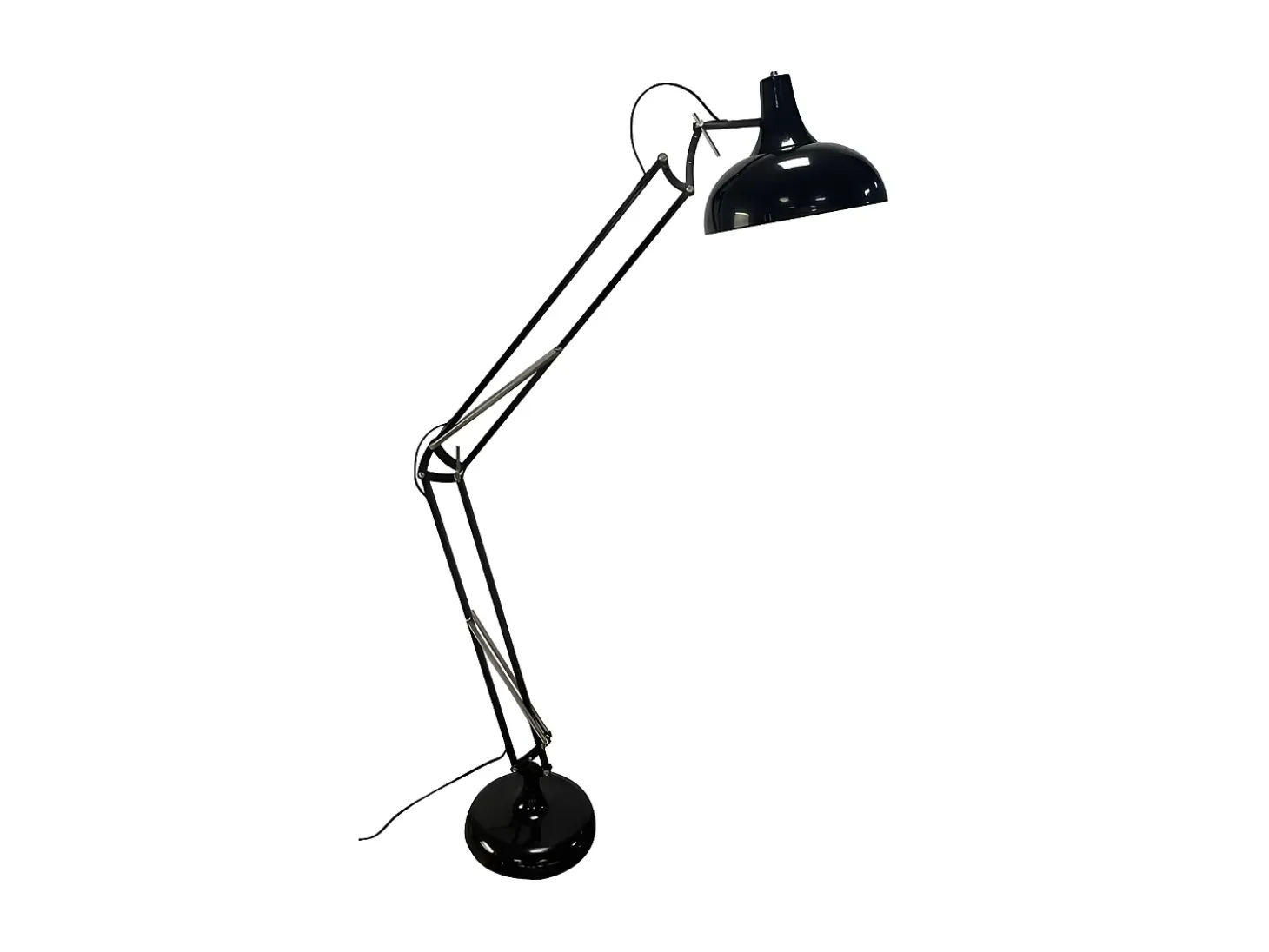 Lampara De Pie Articulable Modelo Malik Negro