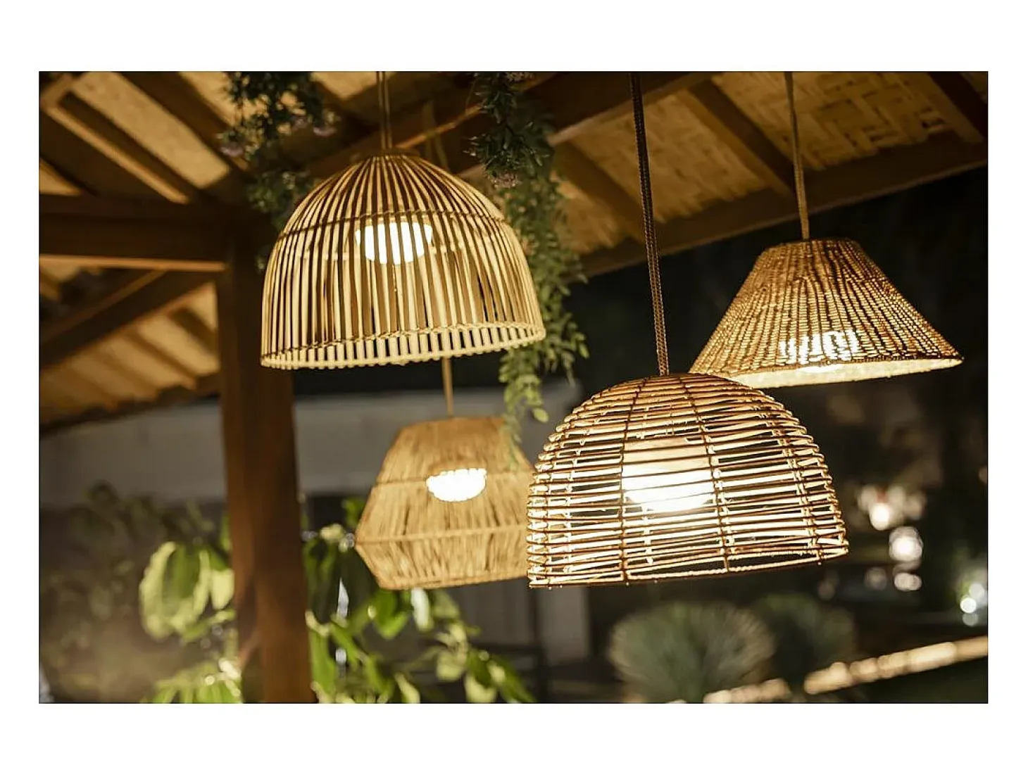 Lámpara colgante de exterior de ratán con led Bossa nature
