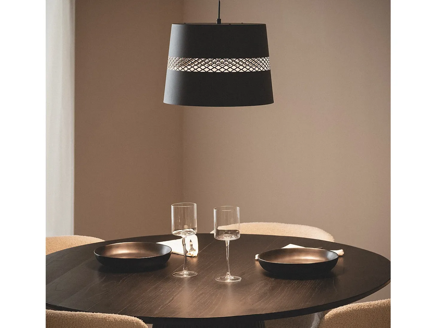 Lámpara Colgante LED 28W Metal Saska Negro Mate