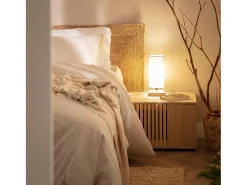 Lámpara de Mesa de Madera y Tela Haarle Blanco