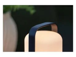 Lámpara de mesa helecho LED para exterior color negro.