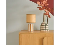 Lámpara de mesa interior cerámica pantalla de efecto de mimbre mostaza