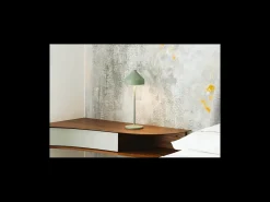 Lámpara de mesa LED AMELIE de color verde hoja, recargable y regulable, color azafrán