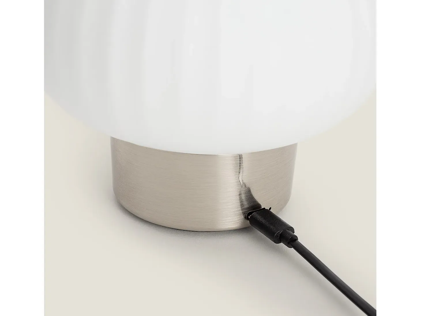 Lámpara de Mesa LED Metal Portátil Exterior con Batería USB Recargable Aluzna Níquel