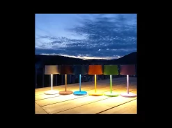 Lámpara de mesa LED Olivia Pro mini recargable y regulable en color naranja