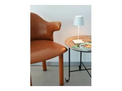 Lámpara de mesa LED Poldina Pro Mini Sand recargable y regulable con batería de hasta 12 horas