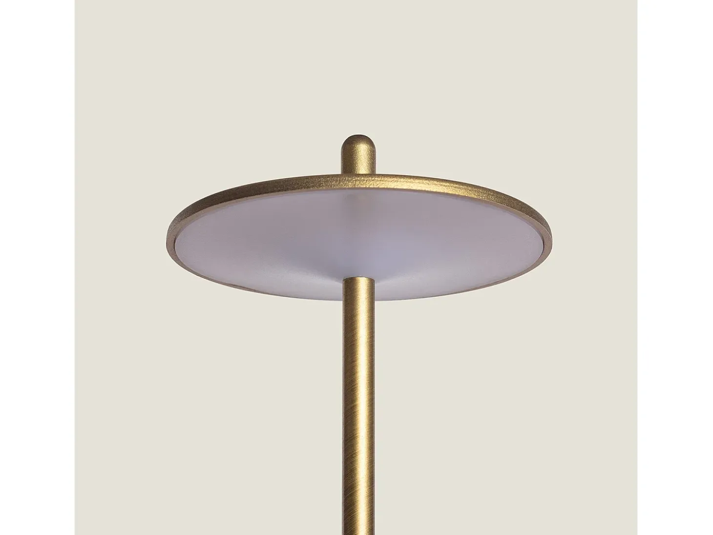 Lámpara de Mesa LED Portátil para Exterior Metal con Batería Recargable Milevani Latón