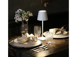 Lámpara de mesa LED recargable y regulable Zafferano Poldina Pro Mini White con duración de batería de hasta 12 horas