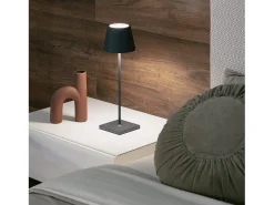 Lámpara de mesa LED recargable y regulable Poldina Pro Gris Oscuro con duración de batería de hasta 12 horas. Para uso exterior IP65