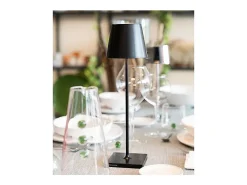 Lámpara de mesa LED Zafferano Poldina Pro Black, recargable y regulable, con una duración de batería de hasta 12 horas. Apta para exteriores, IP65.