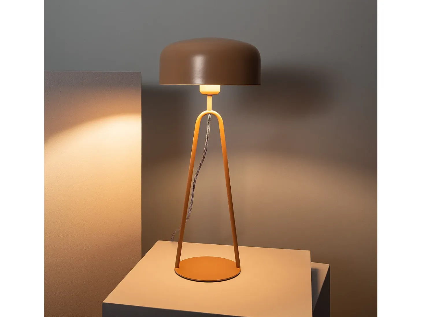Lámpara de Mesa Metal Luca Beige