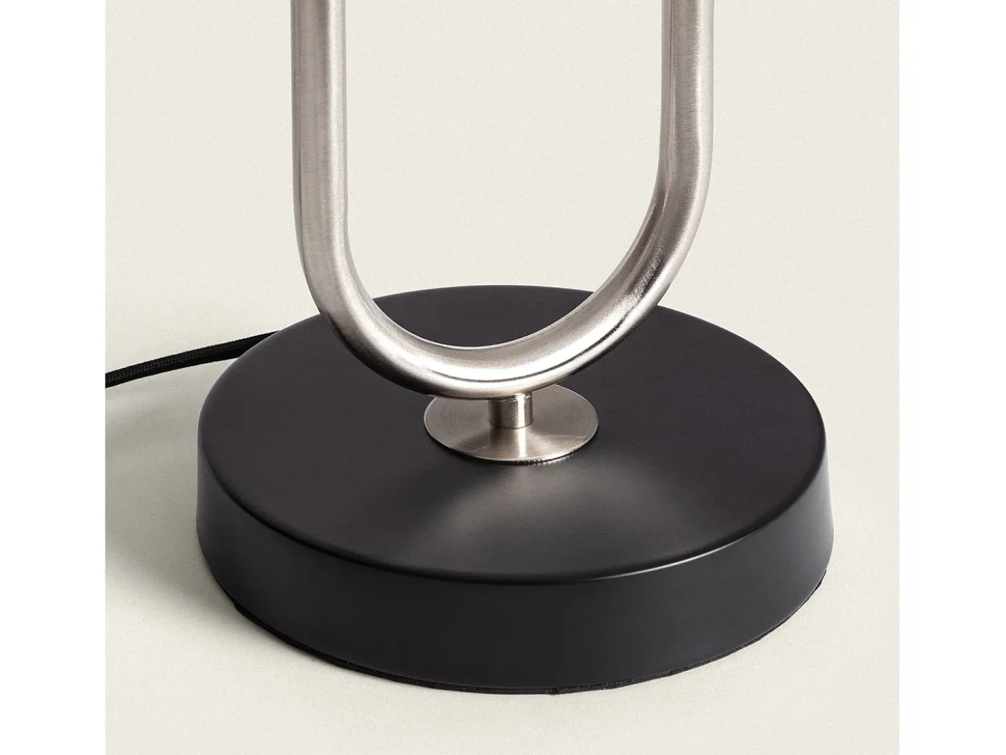 Lámpara de Mesa Metal y Tela Duque Blanco