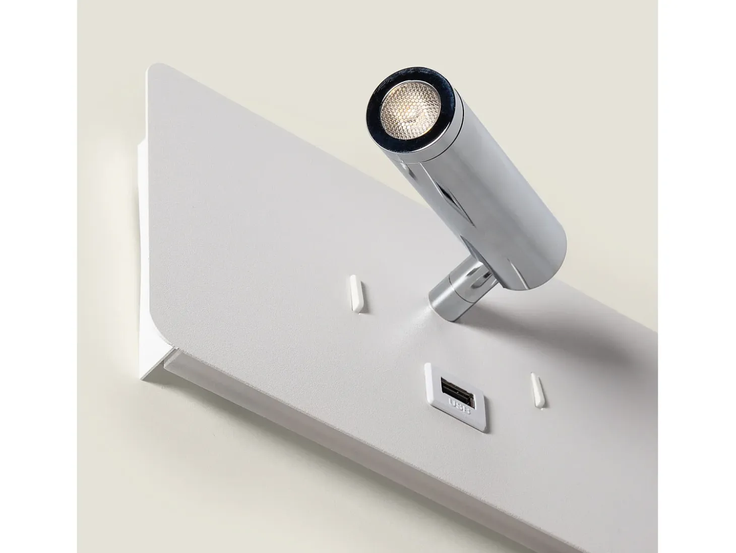 Lámpara de Pared con Luz de Lectura LED 8W Metal y Puerto USB Rossey Blanco