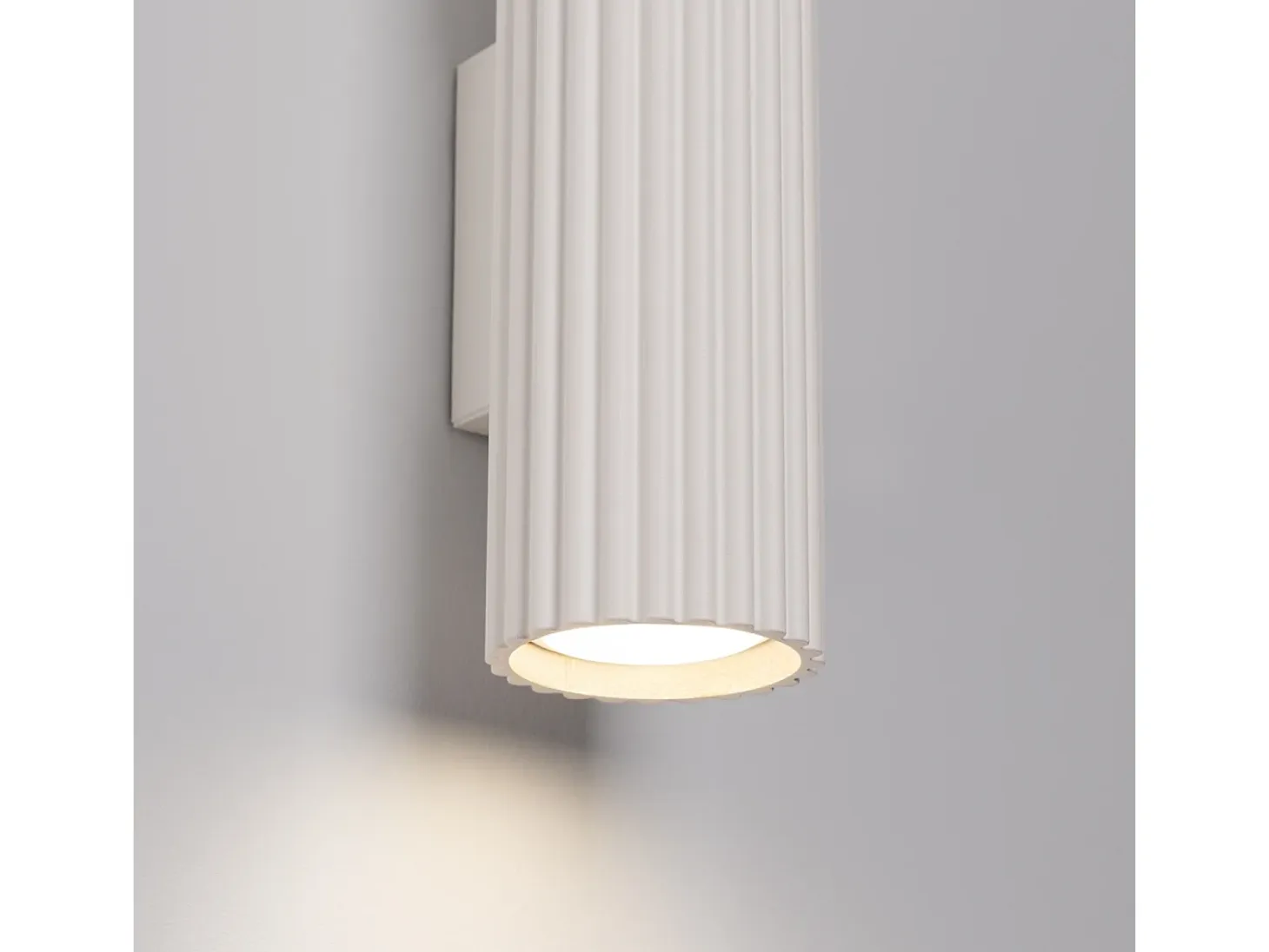 Lámpara de pared Gloow minimalista de aluminio - 2 fuentes luminosas 4000K - L.6,5 x A.30 cm - beige