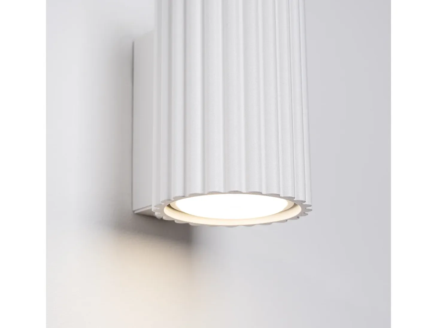 Lámpara de pared Gloow minimalista de aluminio - 1 fuentes luminosas 3000K - L.6,5 x A.10 cm - blanco