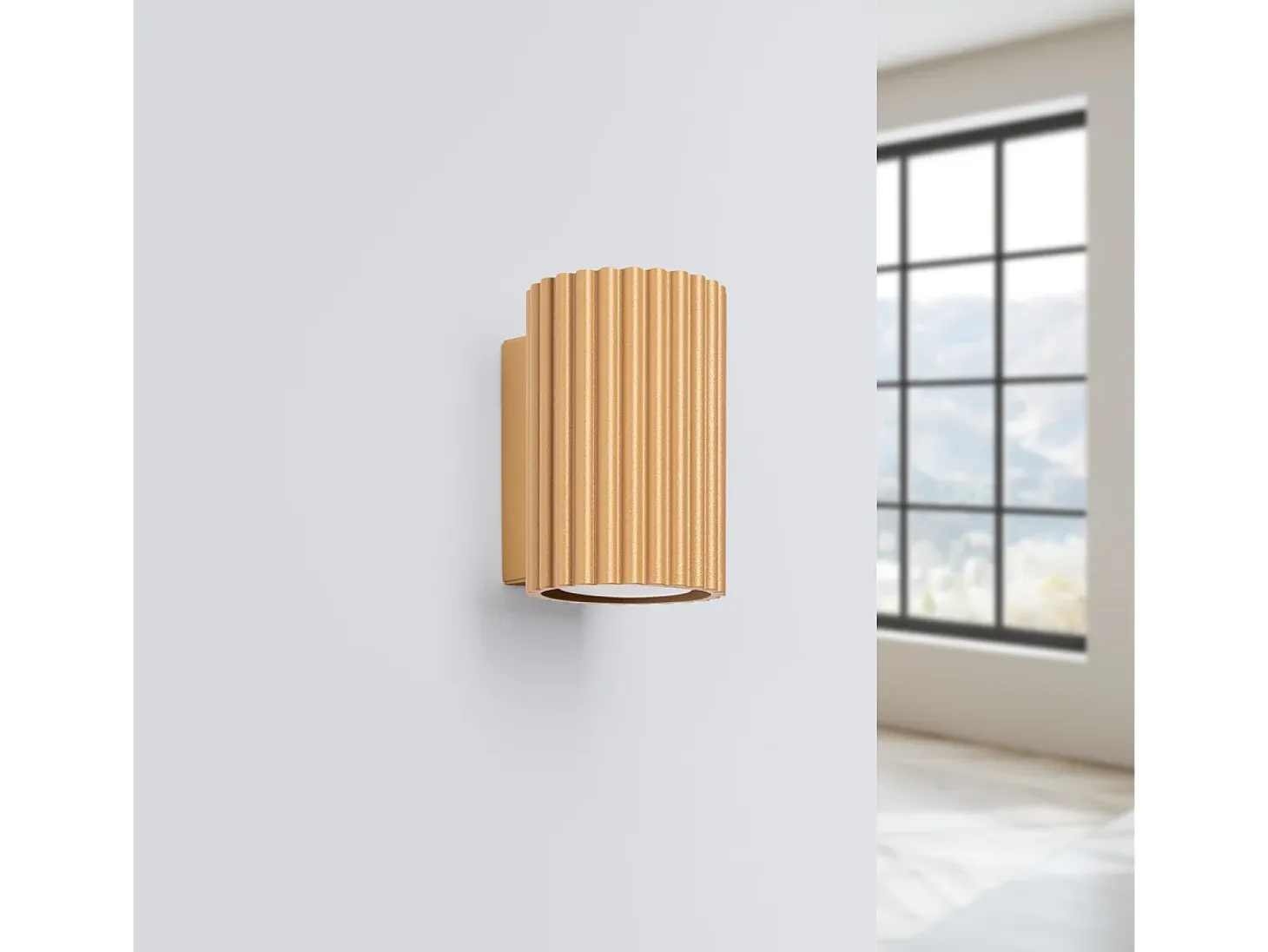 Lámpara De Pared Karbon Minimalista De Aluminio - 1 Fuentes Luminosas - L.6,5 X A.10 Cm - Dorado