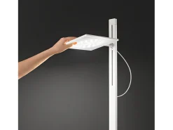 Lámpara de pie LED blanca 24W 2160lm, regulable en altura y dirección, con pedal y CCT