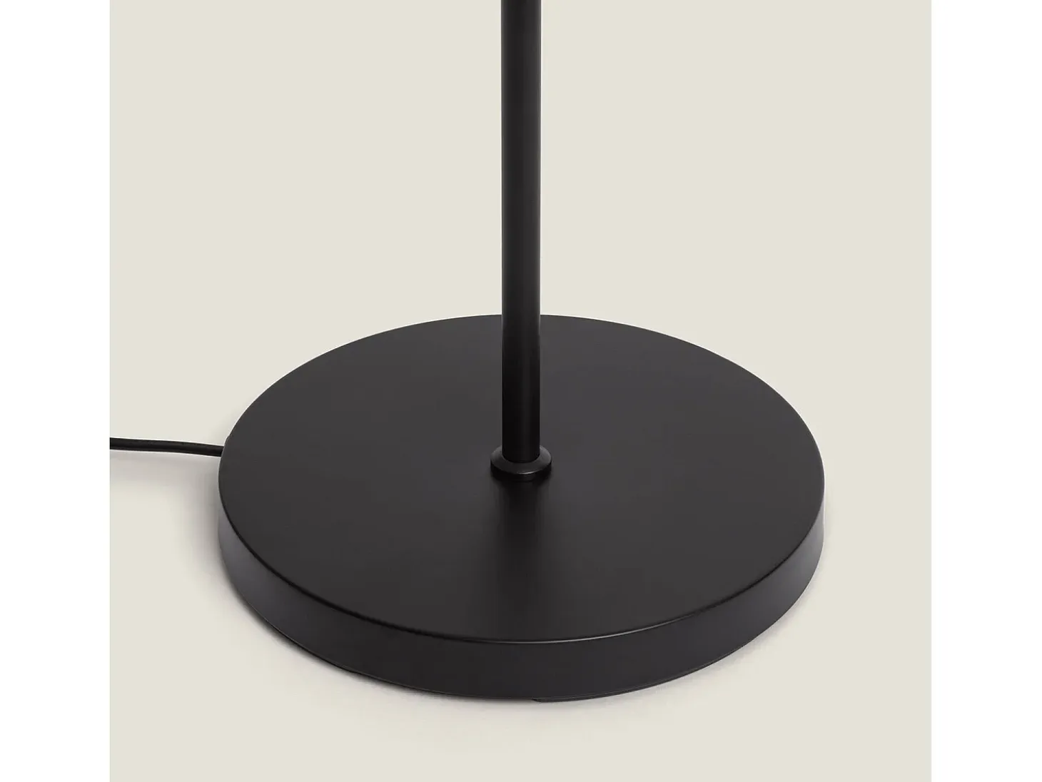 Lámpara de Pie Monah WiFi con Regulador Negro