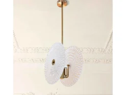 Lámpara de techo de metal dorado con pantallas de vidrio decorado Glass