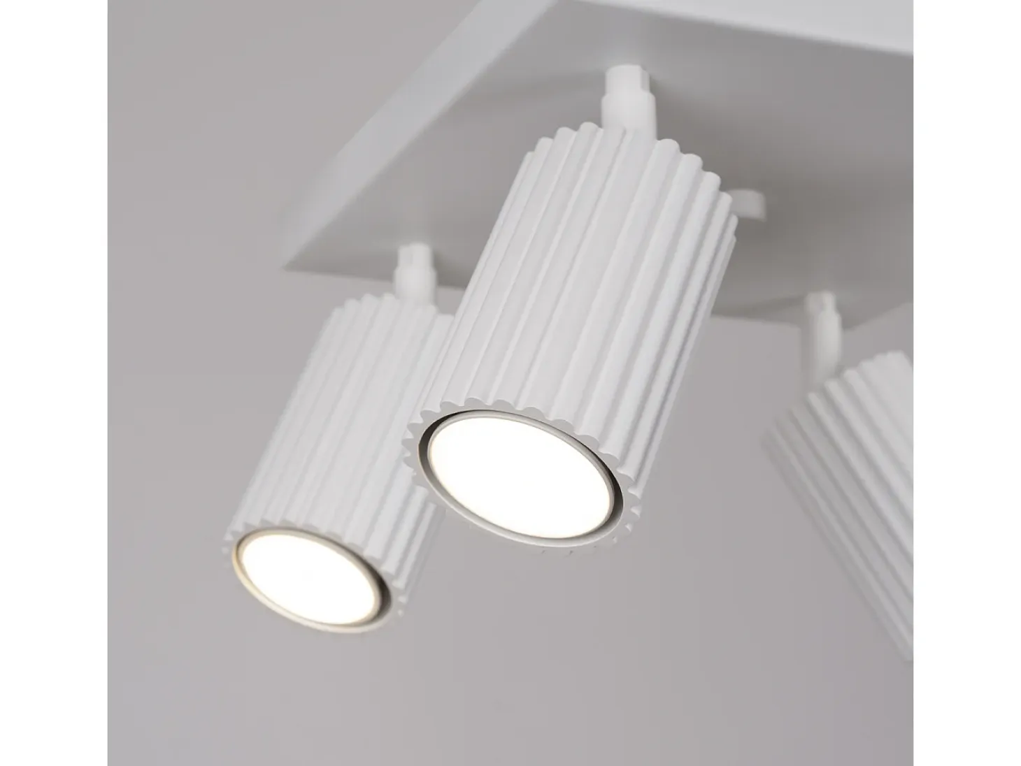 Lámpara de techo Gloow minimalista de aluminio - 4 fuentes luminosas 4000K - L.25 x A.16,5 cm - blanco