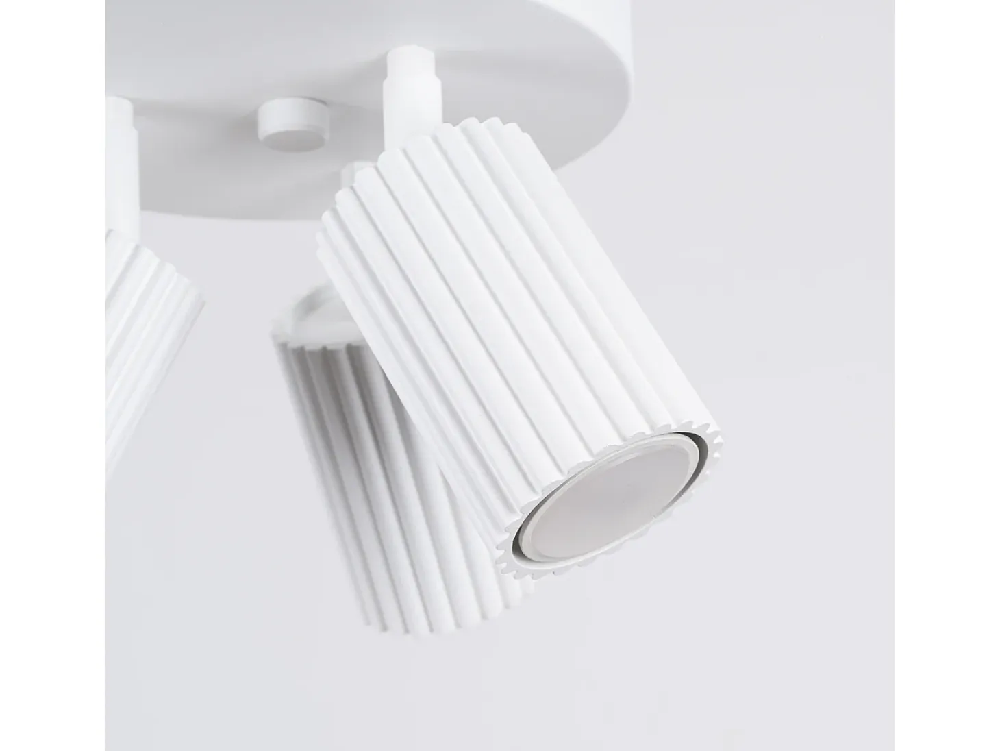 Lámpara de techo Gloow minimalista de aluminio - 3 fuentes luminosas 4000K - L.19,5 x A.18 cm - blanco