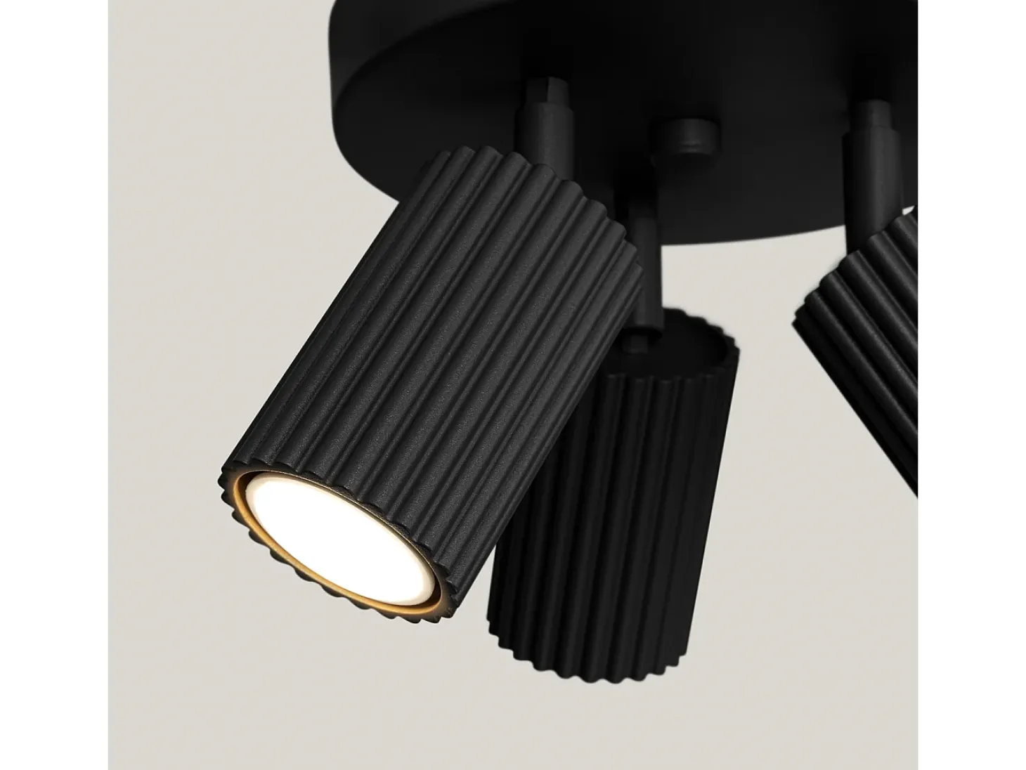Lámpara De Techo Karbon Minimalista De Aluminio - 3 Fuentes Luminosas - L.19,5 X A.18 Cm - Negro