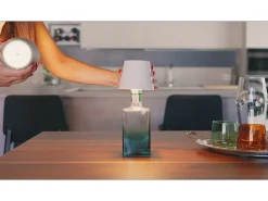 Lámpara LED Poldina STOPPER de Zafferano, recargable y portátil, color arena, con batería hasta 12 horas