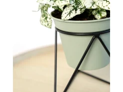 Macetero MOA Vinthera con base triangular verde claro 15x14,5x12,5 cm