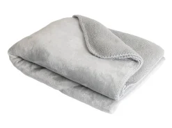 Manta plaid gris claro 130x170cm SMOOTIK - SACASA