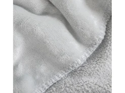 Manta plaid gris claro 130x170cm SMOOTIK - SACASA
