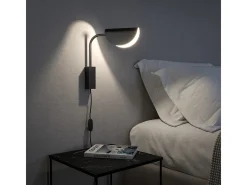 Maytoni Mollis Lámpara de pared moderna negra, pantalla acrílica