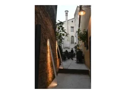 Pencil - Pequeño módulo de luz portátil y recargable a batería Zafferano con regulador táctil IP65 - Altura 50cm Corten