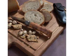 Plumier cuchillo N°8 de madera de olivo con funda Opinel