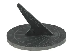Reloj de sol en esquisto