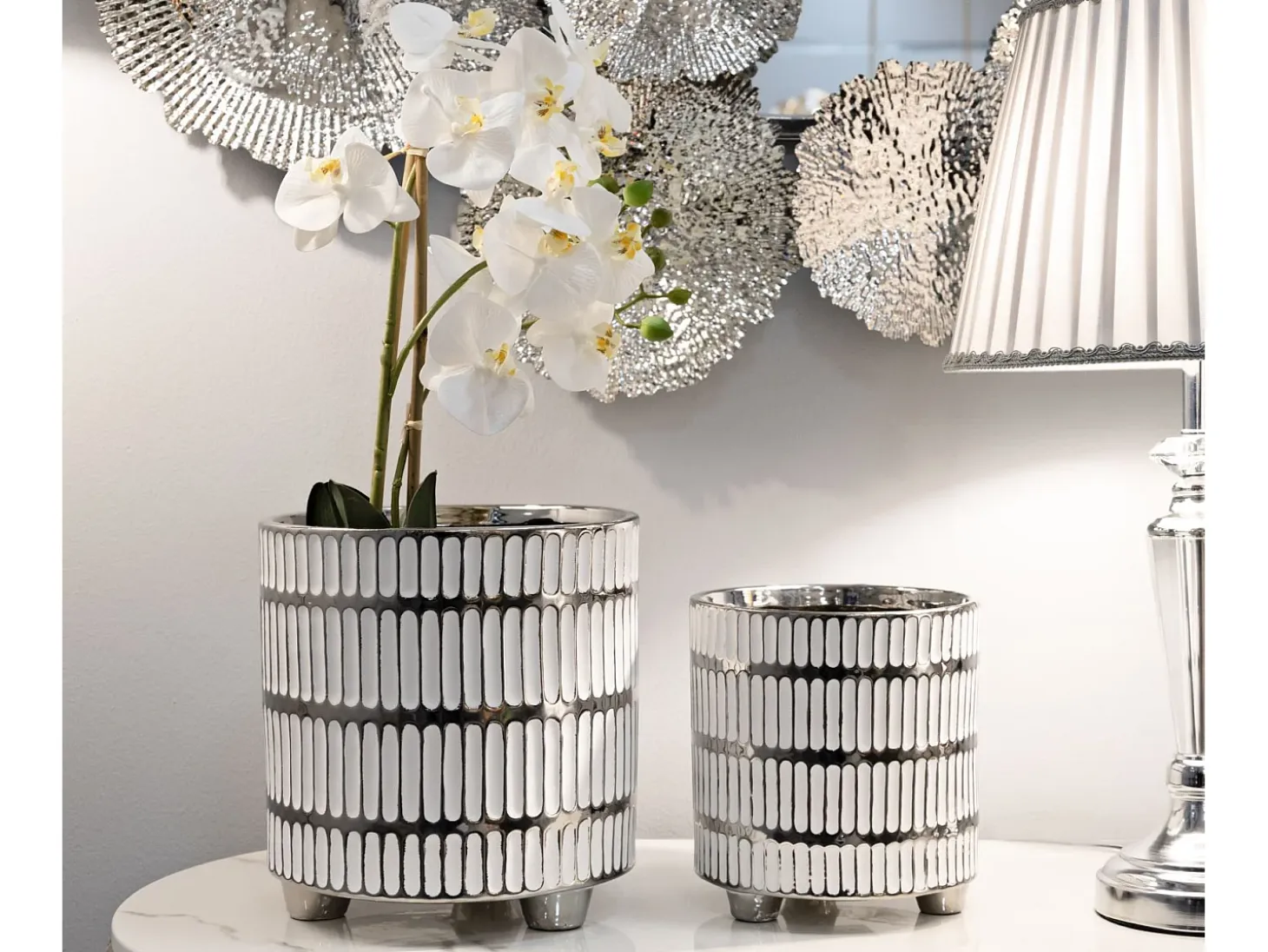 Set de 2 jarrones de cerámica blanca con decoraciones en plata Ray